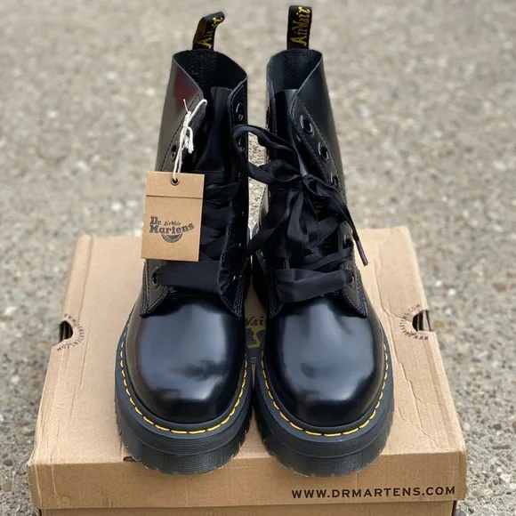 Dr. Martens Molly Platform Boots Combat size 10